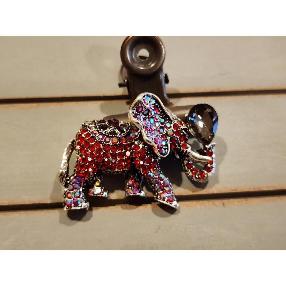 Pink and red rindstone elephant pin brooch
